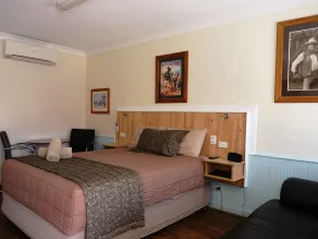 Winchester Motel - Room