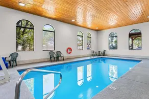 Quality Inn & Suites Sunport Airport Albuquerque - Pool