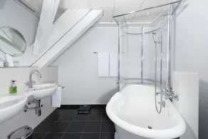 Hotel Stadthaus - Bathroom