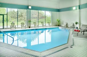 Travelodge by Wyndham Ottawa East - Piscine