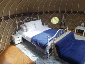 Looe Yurts - Room