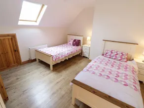 Lough Mask Road Fishing Lodge - Rum