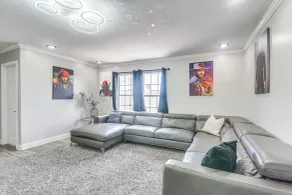 Walk to Harrisburg Blvd: East Downtown Houston Apt - Interior