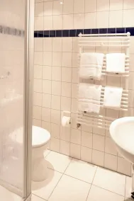 Hotel Eifeltor - Bathroom