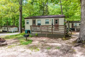 Williamsburg Camping Resort One Bedroom Cabin 6 - Rom