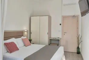 Hotel Lux - Habitación