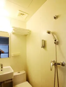 Meet Fish International Youth Hostel - Bathroom