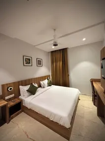Treebo Alfa Suites - Room