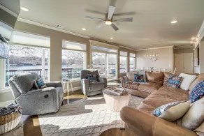 Lakefront Family Home w/ Dock & Views in Vinita! - Interiør