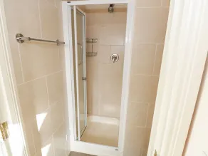 Sea Breeze Holiday Home - Baño