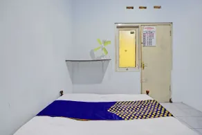 OYO Life 92921 Omaya Kost Syariah - Chambre