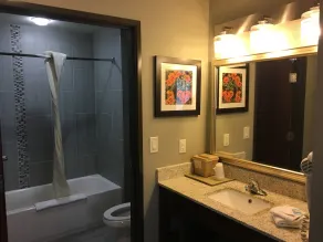 MainStay Suites Hobbs - Salle de bain