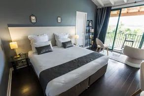 CÔTE GARONNE le BALCON DES DAMES -hôtel et restaurant- Tonneins Fauillet Marmande - panorama sur Garonne-climatisé- accueil vélo-canal et vallée du lot -soirée étape- séjour touristique- - Room