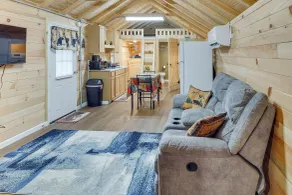 Waterfall Hikes & Fairways: Quiet Crossville Cabin - Interiør
