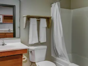 WoodSpring Suites St Louis St Charles - Bathroom