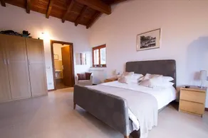 Superbe villa de lacs italiens avec vue sur le lac. UN BARBECUE. WIFI. Console de jeux Wii. - Chambre