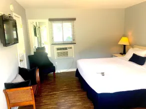 Shorewood Inn - Room