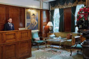 Milestone Hotel Kensington - Mesa do concierge