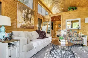 Tiny Cabin Getaway in the Tennessee River Valley - Interior