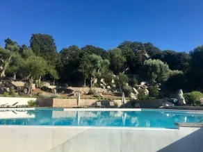 Residenziale attico con ampia terrazza - Piscina all'aperto