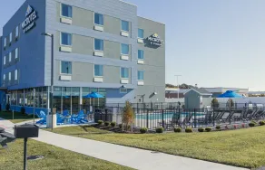 Microtel Inn & Suites by Wyndham Milford - Piscina