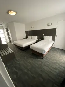 Brighton Hotel Motel - Room