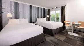Coast Canmore Hotel & Conference Centre - Room