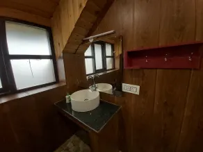 Utopia Hostel Dharamkot Mcleodganj - Badeværelse