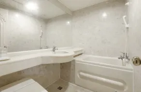 Forbes Hotel - Bathroom