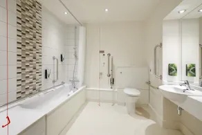 Premier Inn Dover - Eastern Ferry Terminal - Bathroom