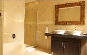 La Barune Guest House - Zimmer