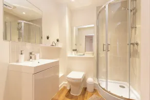 Silver Moon, 2 bedrooms apartament in Southampton Central Free Parking - Badeværelse