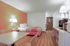 Motel 6-Colby, KS - Room