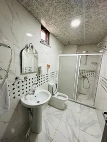 Toprak Hotel - Baño