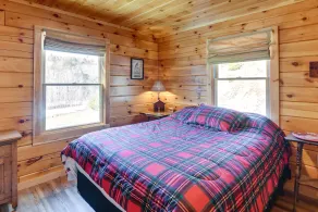 Riverfront Rumney Vacation Rental w/ Fire Pit! - Interiør