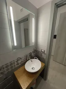 Naptown Rooms - Bathroom