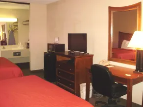 Trade Winds Central Inn - Chambre