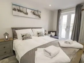 6 Bay View - Room