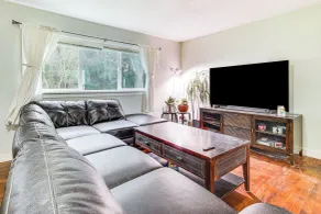 14 Mi to Dtwn Seattle: Sleek Home w/ Large Yard - Intérieur