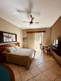 Hotel Dominguez Plaza - Room