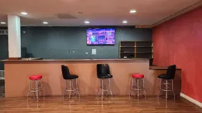 B&J HOTEL AND APARTMENTS - Restaurant