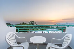 Adelais Bay Hotel - Chambre