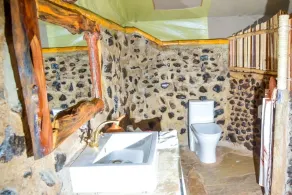 Rukenya Islands - Campsite - Badrum
