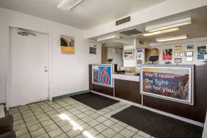 Motel 6 Wendover - Hall