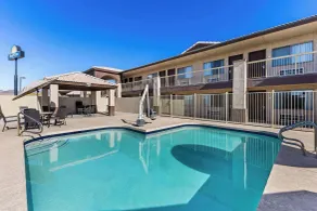 Days Inn by Wyndham Buckeye - Piscine