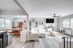 3 Mi to Cuyahoga Valley NP: Fairlawn Family Home! - Interior