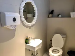 Kinnon Deluxe Hostel Coworking Cafe - Salle de bain