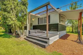 Stunning View! Peaceful Family Home w/ Yard in Roy - Intérieur
