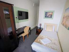 Cecil Court Hotel - Room