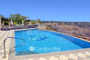 Elegante riesige Villa mit großem Pool, ideal für Hochzeiten - Pool